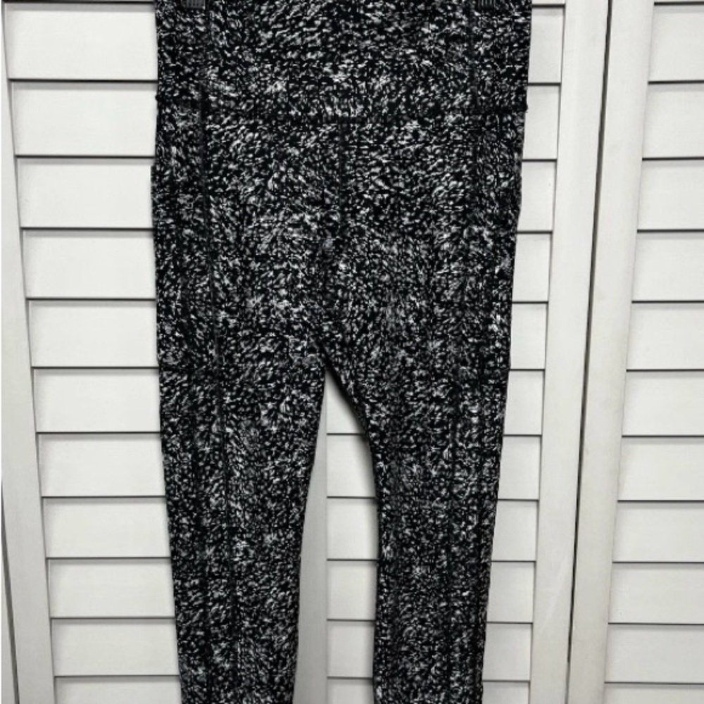 Athleta Black and White Textured Leggings